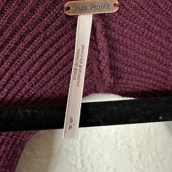 Free People Saffron Top in Pomegranate Wine Small NWT NEW Puff Sleeve Open Back - Picture 13 of 14